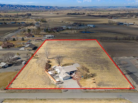 2nd image of 1231 Signal Rock Rd