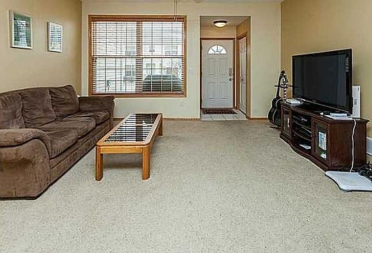 2nd image of 3914 NE Gardenia Ln