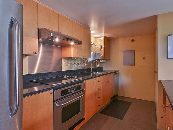 4th image of 461 2nd St APT C337