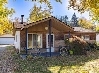 1020 Daffodil Dr, Waterford, MI
