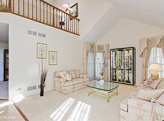 3rd image of 288 Haverford Ct