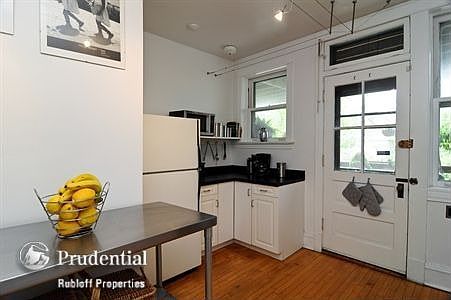 4th image of 1525 W Granville Ave #2E