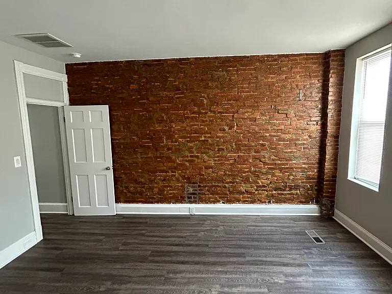 2317 E Federal St — Photo 13