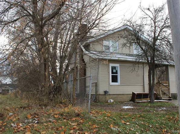 913 Welch Blvd, Flint, MI 48504