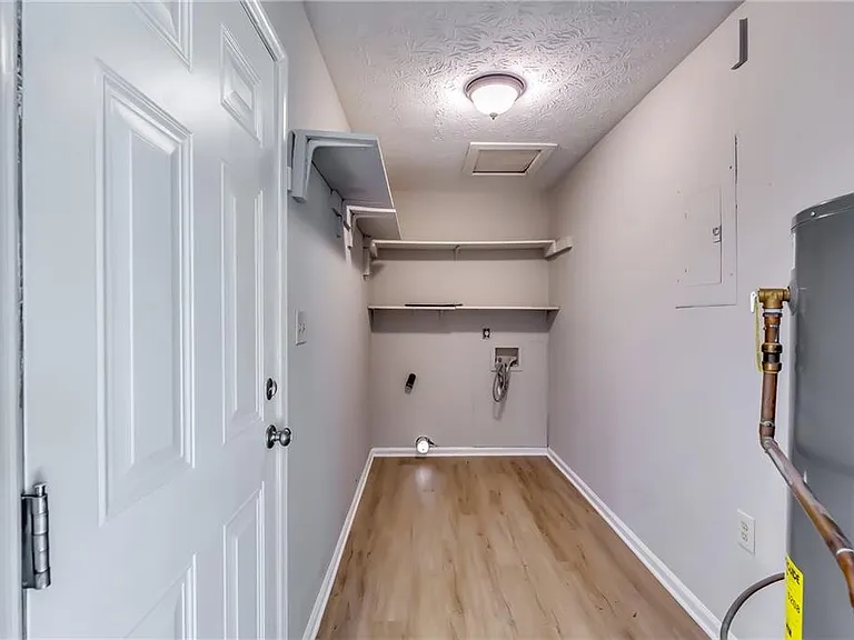 6627 Bent Creek Dr — Photo 4