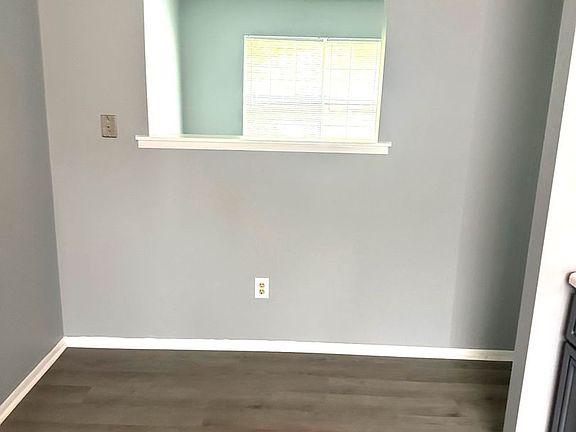 3rd image of 448-458 Broadview Ave #448