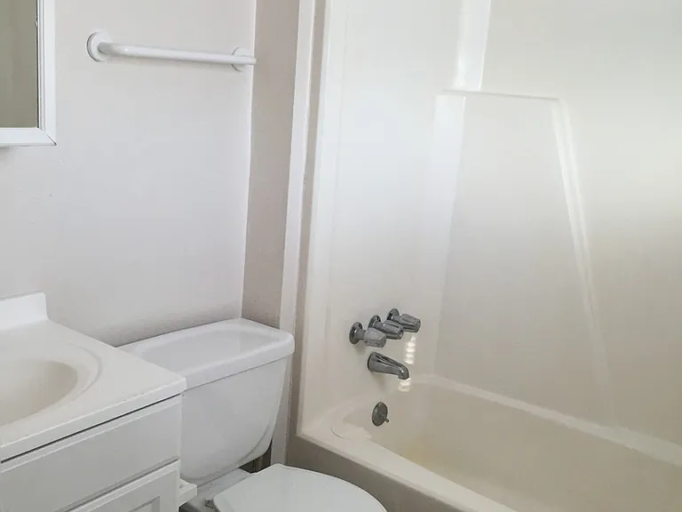 2312 Harvard Ave — Photo 4