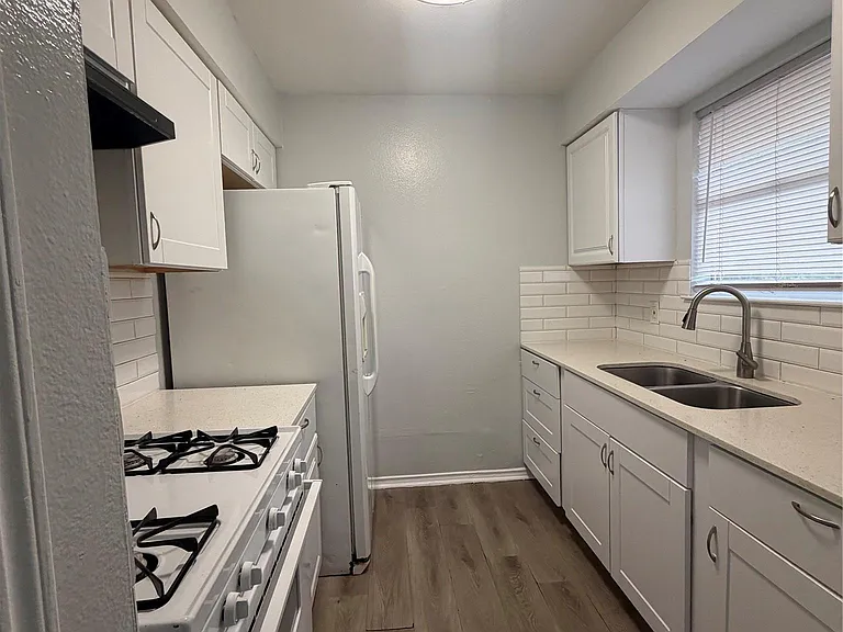 509 Central Ave #B — Photo 9