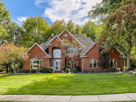 2nd image of 5999 Woodbridge Trl