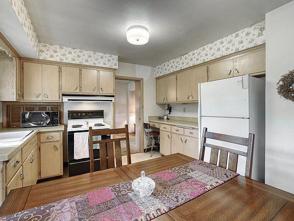 3rd image of 4524 N 107th St