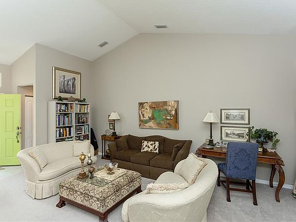 5th image of 933 Mirror Lake Dr