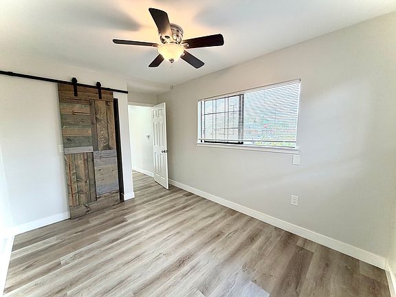 4th image of 1265 Clarendon St #B