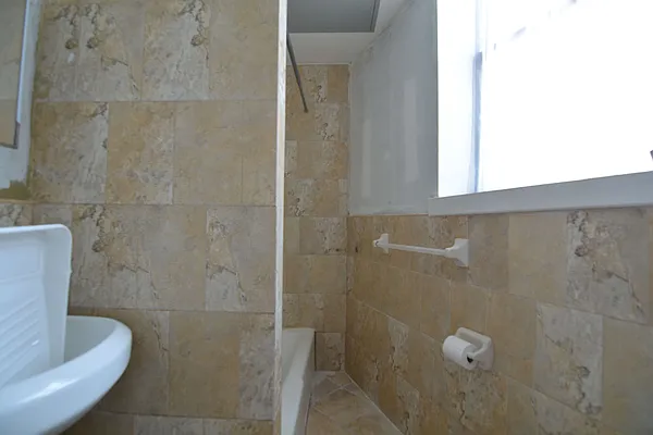 Rented by Hagstrom Management Inc | media 27