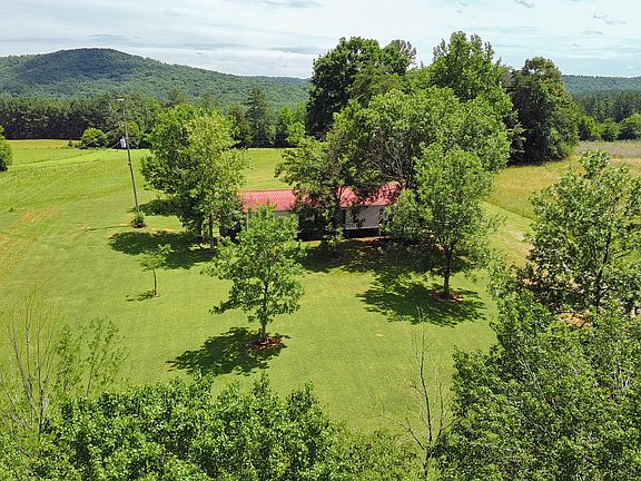 3rd image of 781 Jenkins Gap Rd