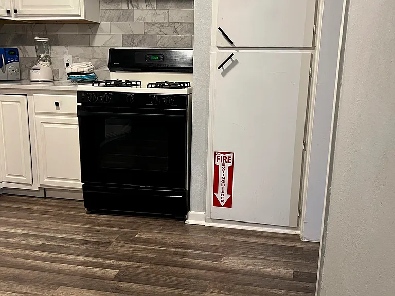 239 Maplewood Ln — Photo 11