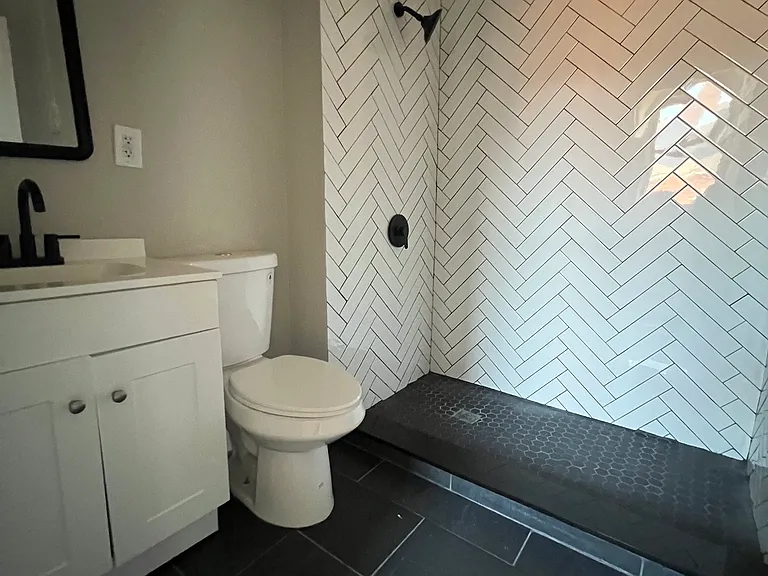 939 Spruce St #3R — Photo 6