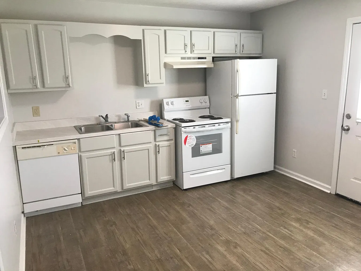 100 Murphy Rd — Photo 4
