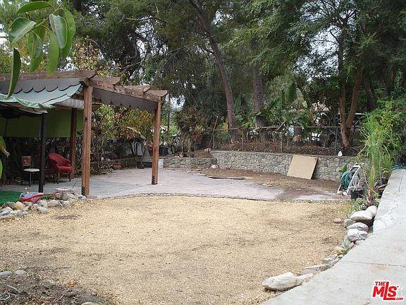 3rd image of 2846 Fairmount Ave