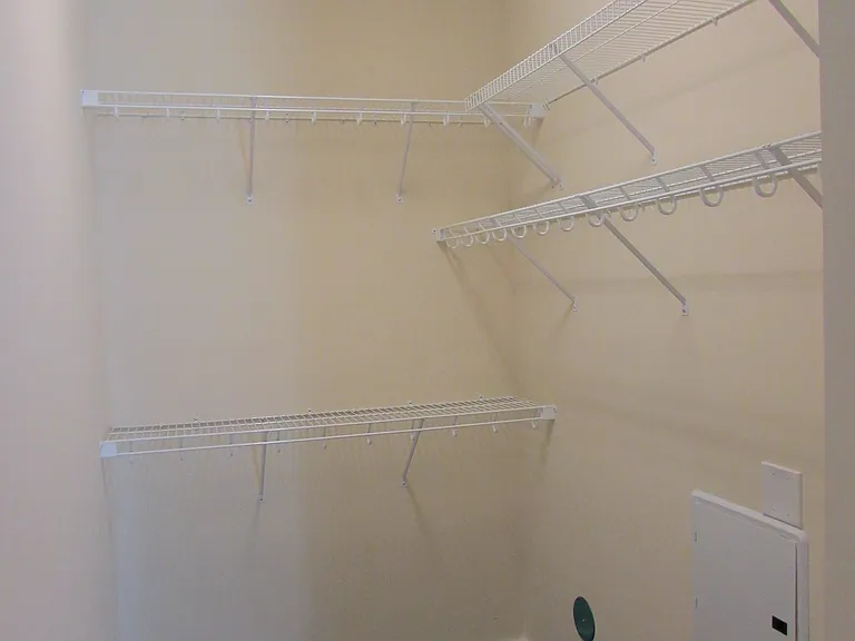 908 Perry Street — Photo 16