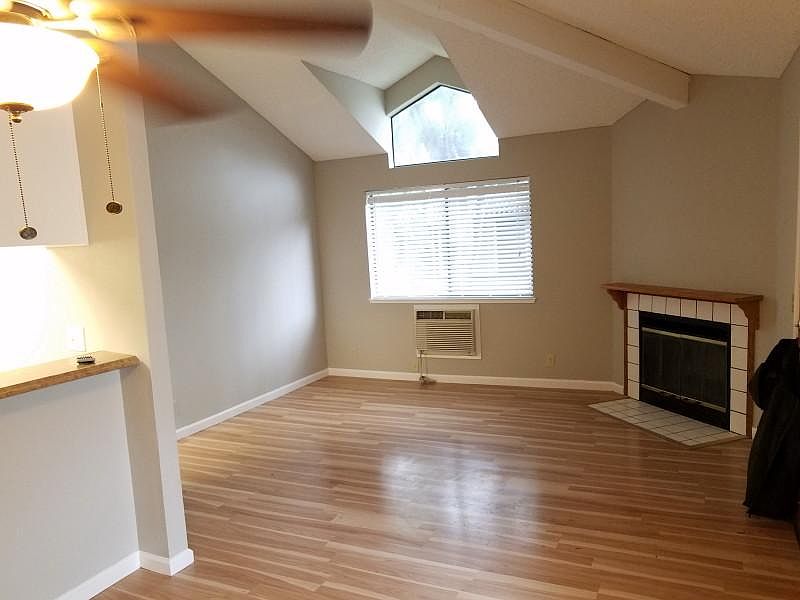 1st image of 204 Sunwood Meadows Pl