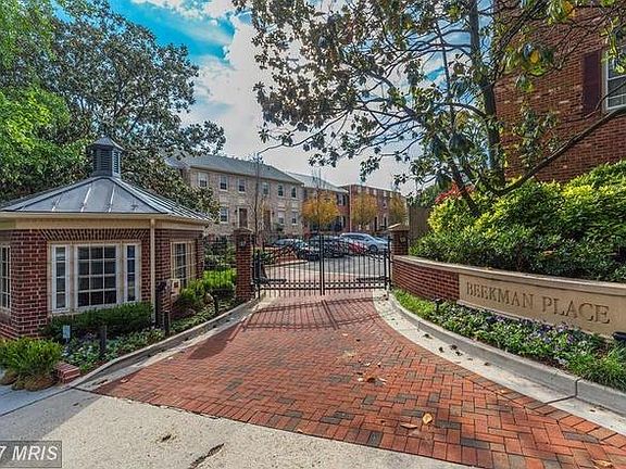 the 24-hour gatehouse at Beekman