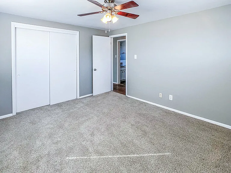 10705 W 7th Pl — Photo 7
