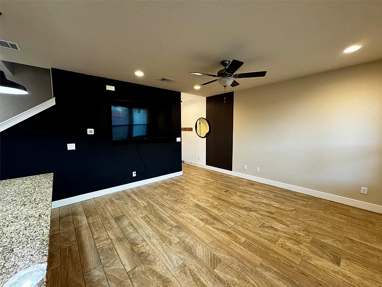 315 Madison Oaks Ave — Photo 4