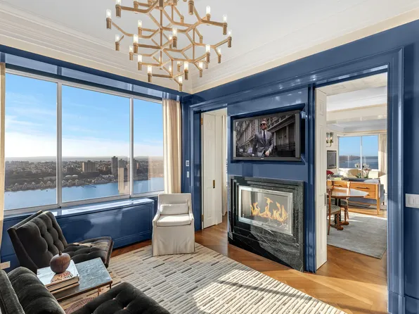 200 Riverside Boulevard image 1 of 22