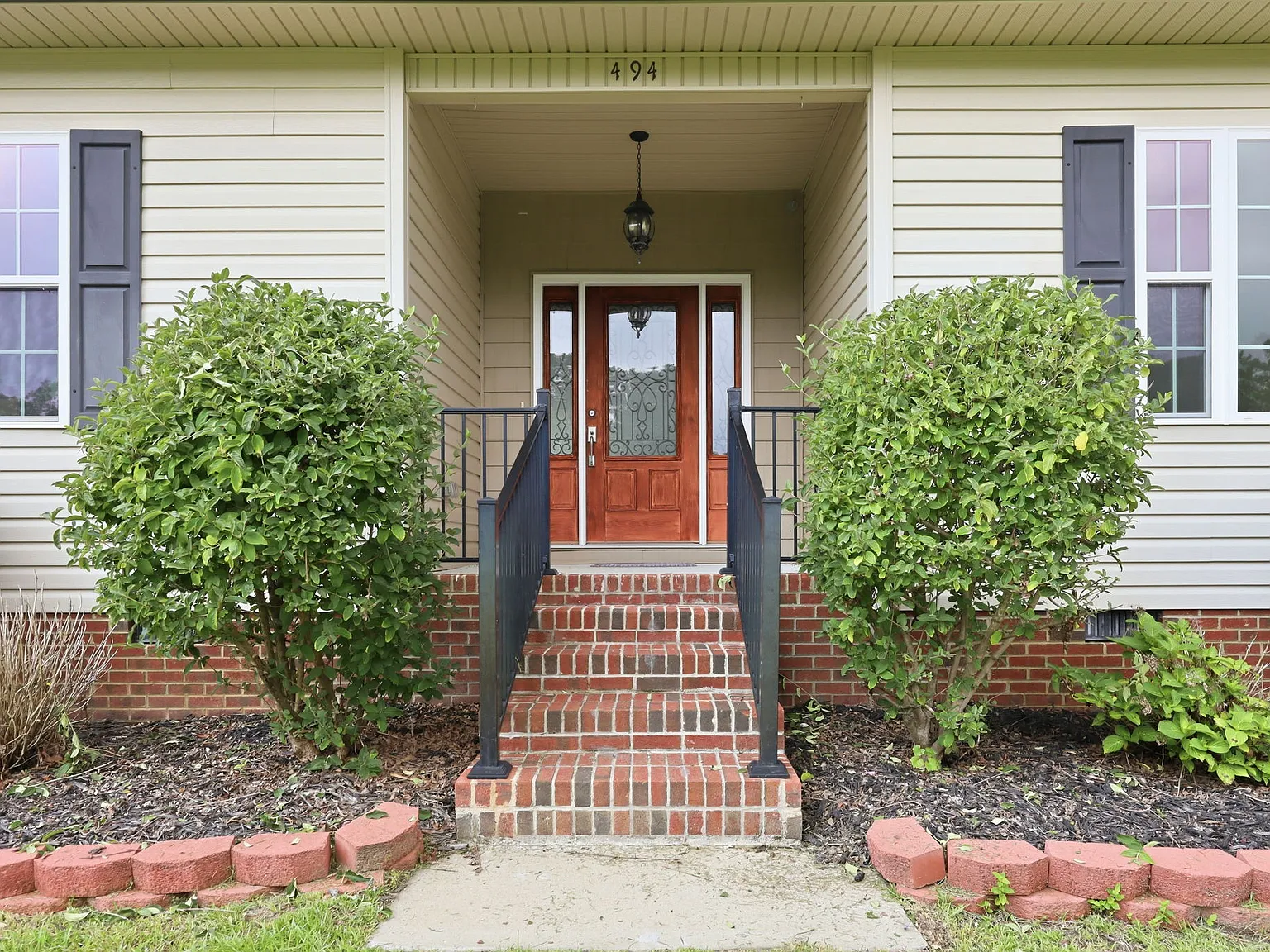 3 bed, 2200 sqft, $2,300 — Photo 4
