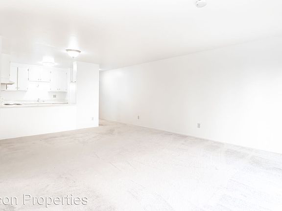 5th image of 580 Jean St #8