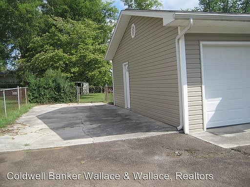 2nd image of 3200 Chestnut View Dr