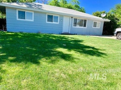 690 S 14th E, Mountain Home, ID, 83647