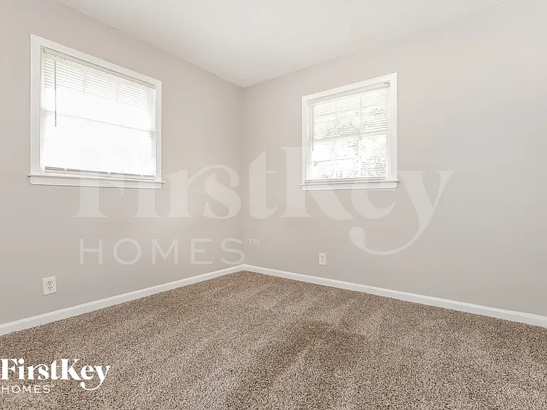 1910 Brownsville Rd #2 — Photo 13