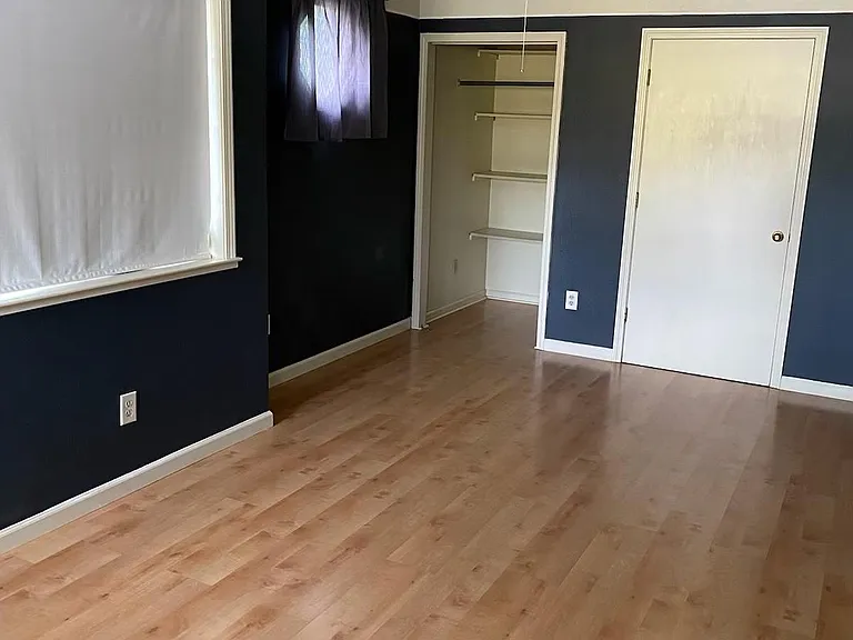 304 Edwards St — Photo 13