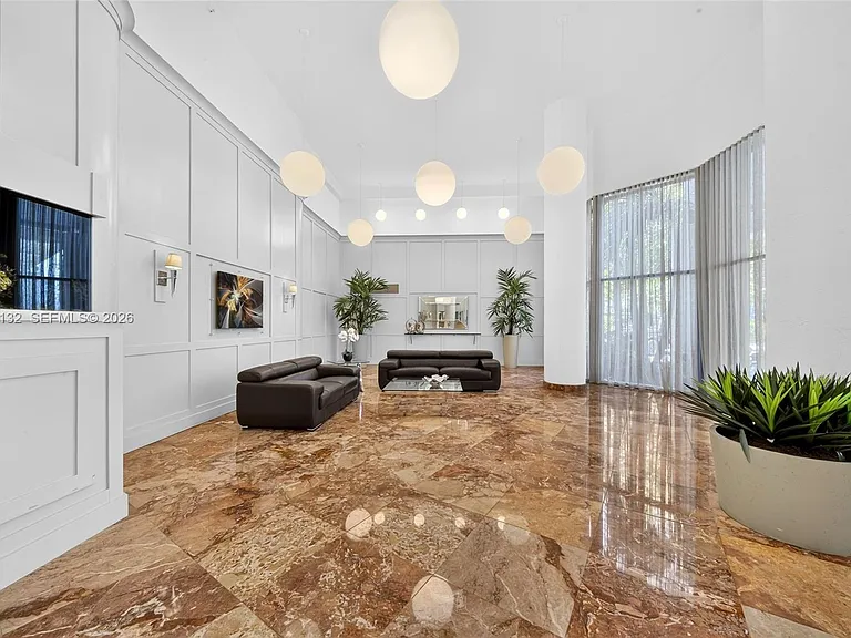 3600 Mystic Pointe Dr #310 — Photo 5