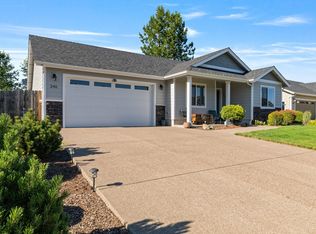 246 Retirement Ln, Cave Junction, OR 97523
