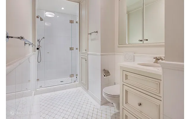 Rented by Douglas Elliman | media 8