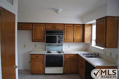 4th image of 208 Christina Pl