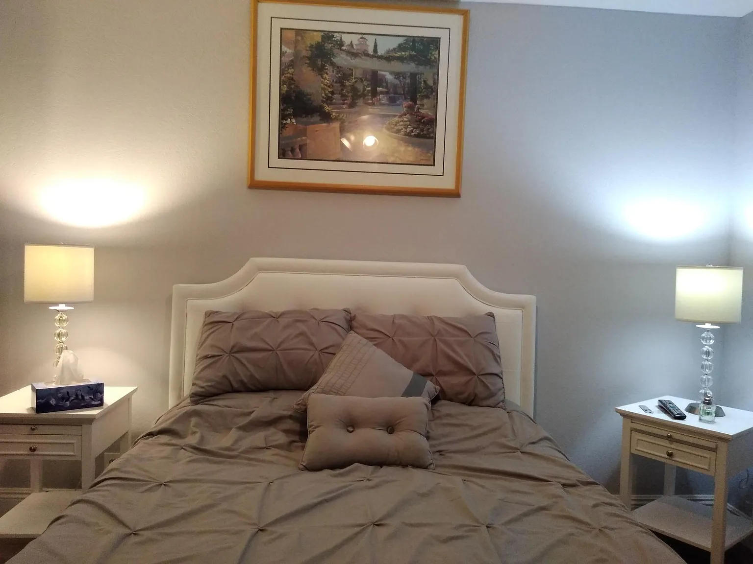 2812 N Auburn Ct — Photo 2