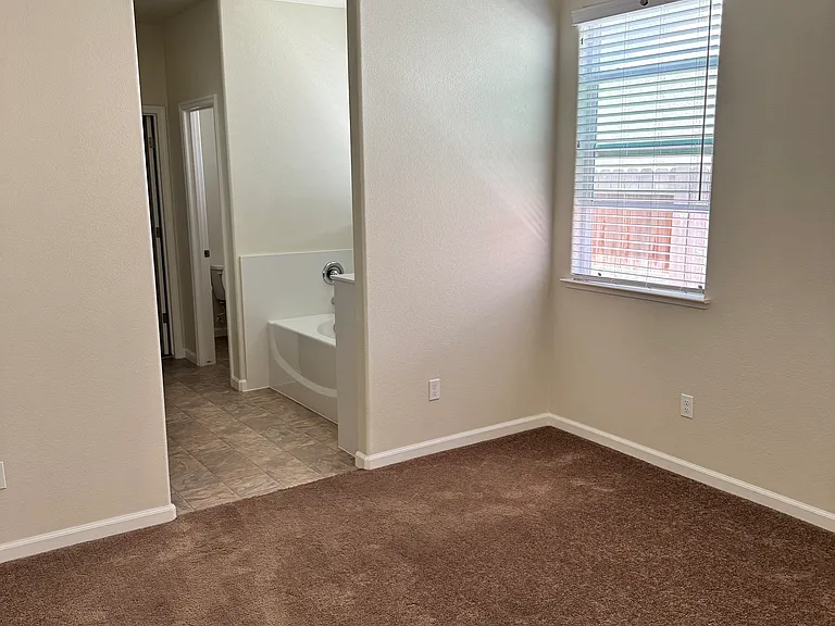 4403 Andrea Dr — Photo 5
