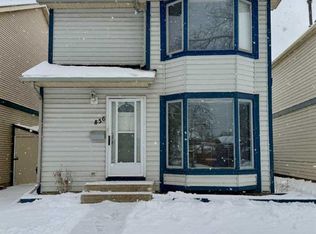 856 W Queensland Dr SE, Calgary, AB T2J6J4