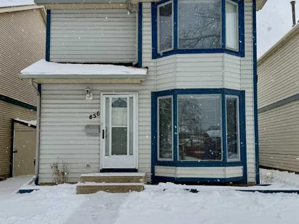 856 W Queensland Dr SE, Calgary, AB T2J 6J4