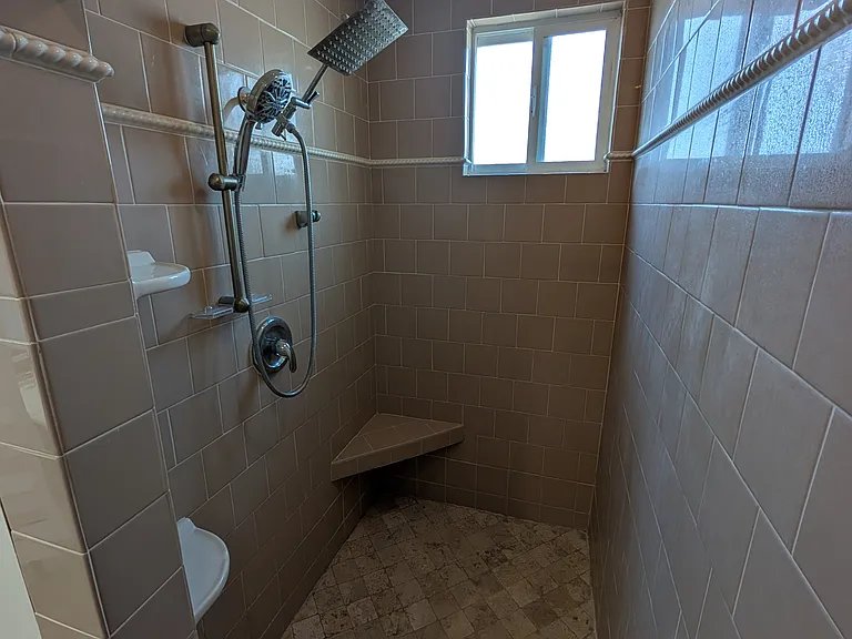1094 Stillwell Ave — Photo 23