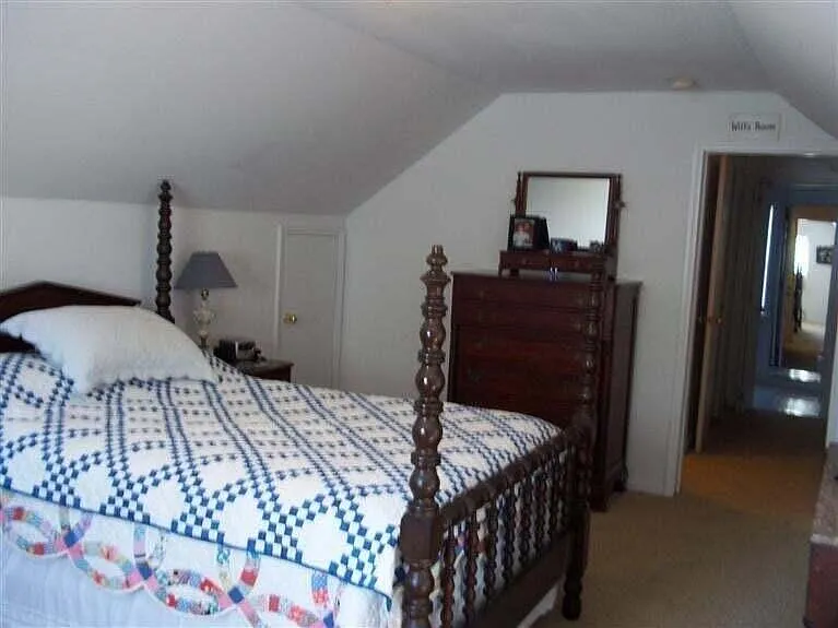 341 Hollyhill Dr — Photo 8