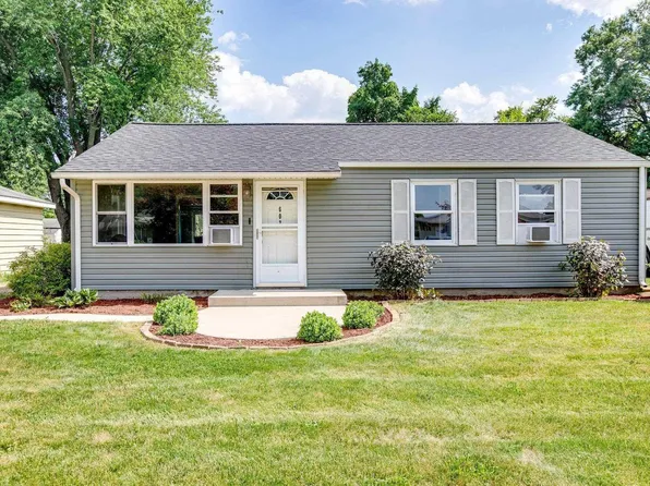 602 W Elm St, New Carlisle, IN 46552
