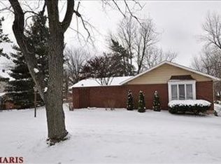 490 Baywillow Dr, Ballwin, MO 63011