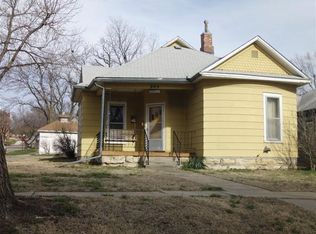 204 S 1st St, Herington, KS 67449