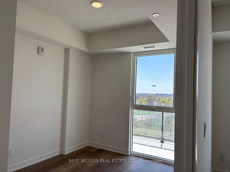 33 Erie Ave #812 — Photo 6