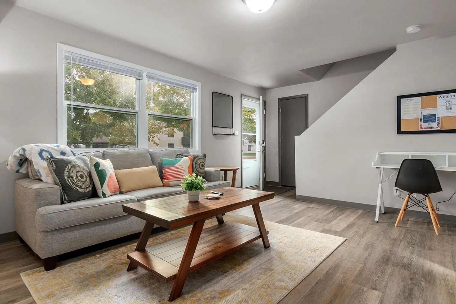 2 bed, 1.0 bath, $4,884 — Photo 1