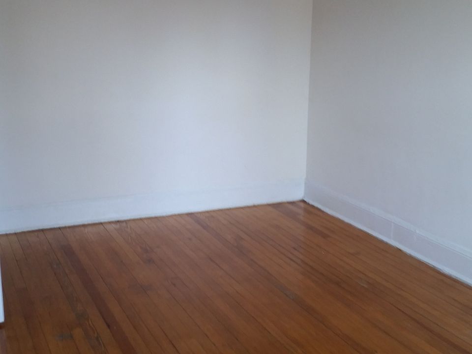 1st image of 13270 Sanford Ave APT 6C